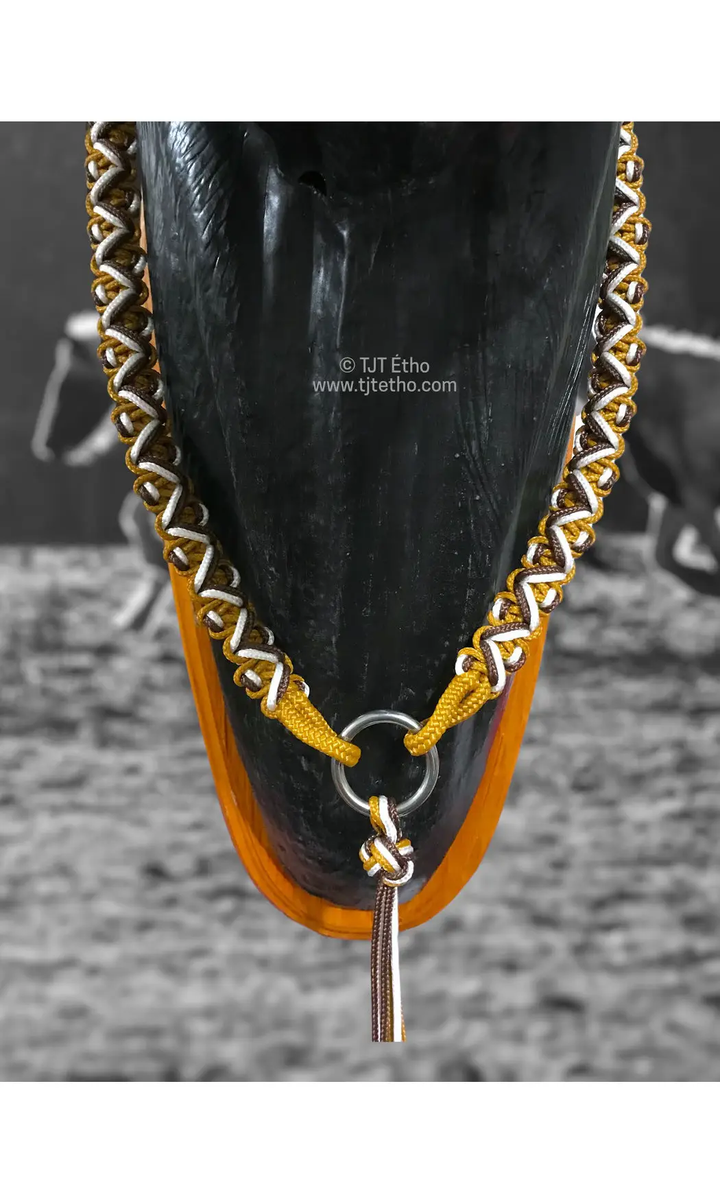 Collier d'encolure Twist